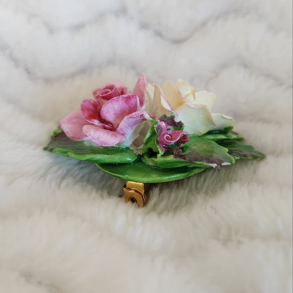 Royal Adderley Vintage Porcelain Floral Brooch Pin - Picture 8 of 8